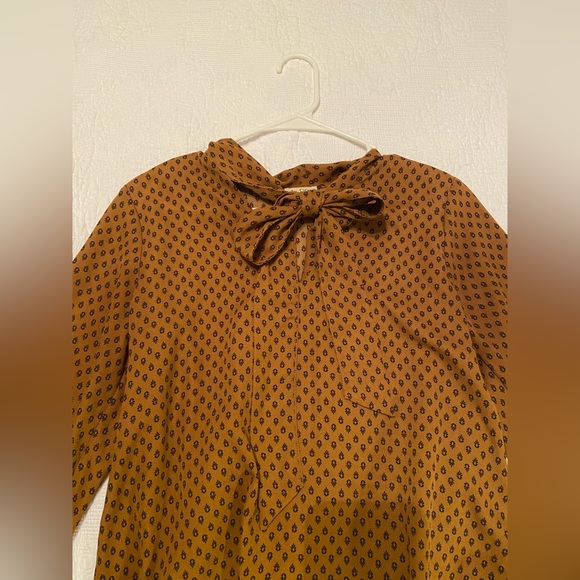 Mustard colored blouse - Picture 2 of 5